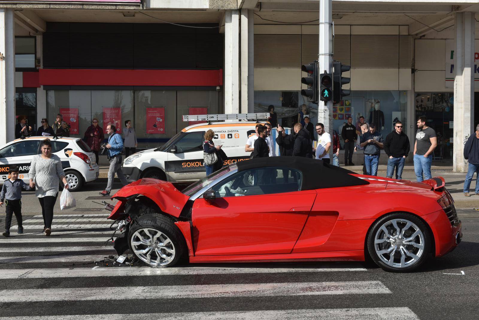 Vozača krvave glave izvlačili iz BMW-a: 'Ajme što su napravili'