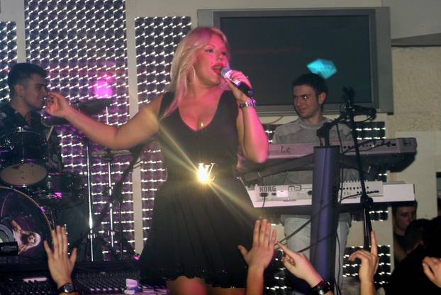 Zagreb: Nastup Seke Aleksi? u narodnja?kom klubu Lampaši