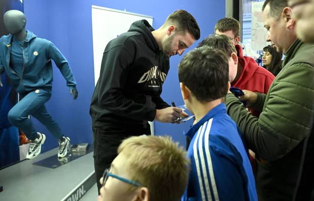 Zagreb: Igraci Dinama na druzenju s navijacima