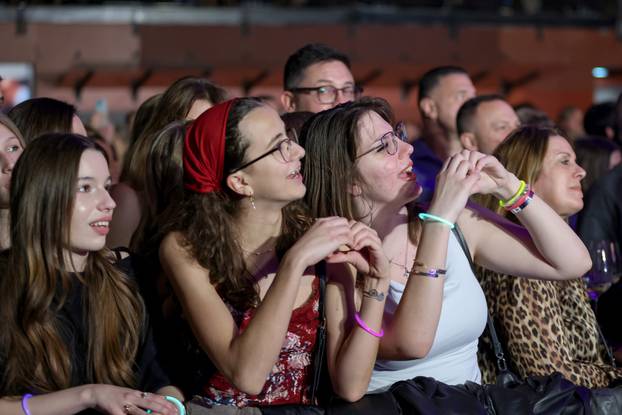 Zadar: Koncert Parnog Valjka u Arsenalu povodom Valentinova