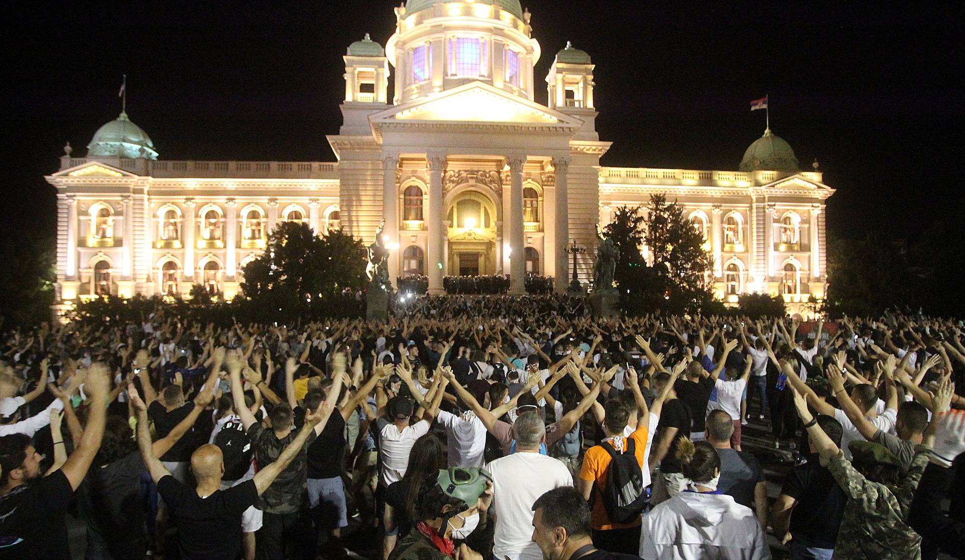 Priveli 42 ljudi u Beogradu, uhitili napadača na novinara