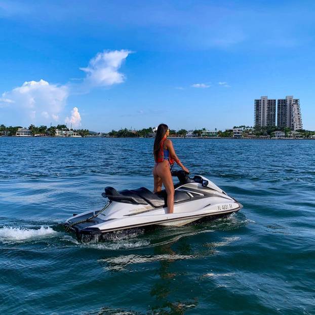 FOTO Tko je djevojka mlade Realove zvijezde? Selenia se bavi modelingom i slika u dresu