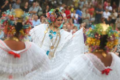 Skupine iz Slovačke i Paname zaplesale na Međunarodnom festivalu folklora u Karlovcu