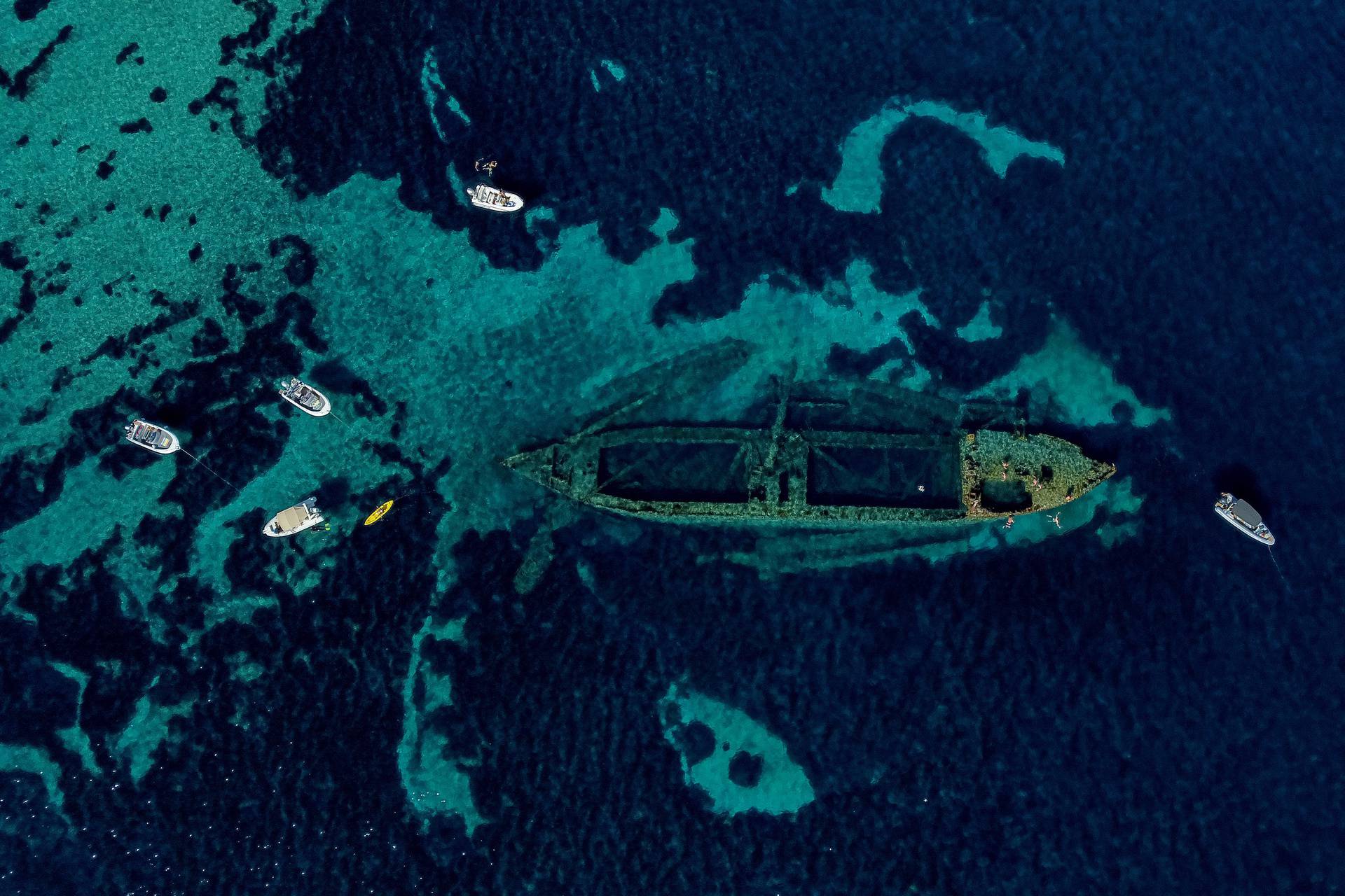 Kod Dugog otoka leži olupina talijanskog broda koja skriva tajnu staru četiri desetljeća