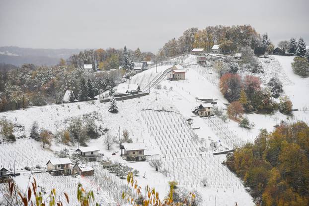 Snijeg zabijelo Samoborsko gorje 