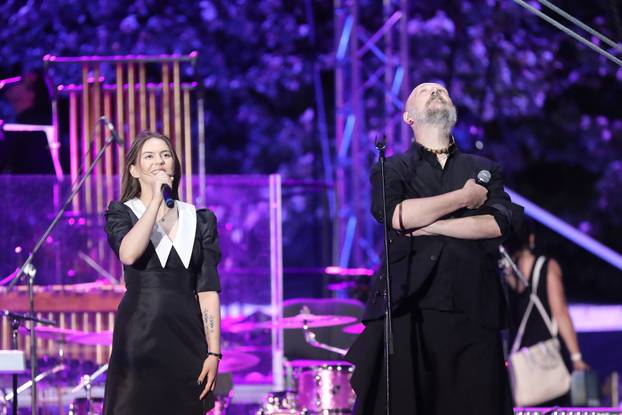 
Zagreb: Olujno nevrijeme prekinulo koncert Urbana&Four sa simfonijskim okrestrom HRT-a nakon prve kompozicije 