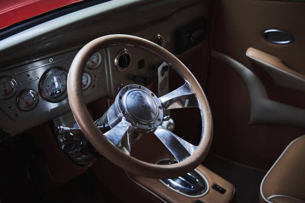 FOTO Kao da je dojurio iz rock videa: Netko u Velikoj Gorici prodaje ovaj auto za 130.000 €!