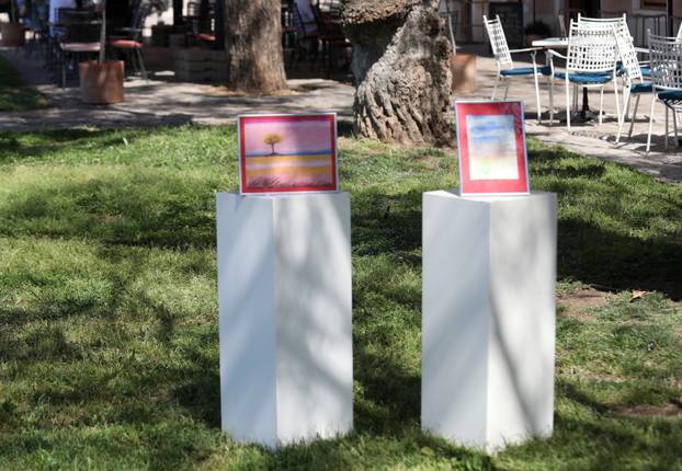 Šibenik: Jedanaest autora obilježilo Svjetski dan umjetnosti izlažući u okviru pop up izložbe „Ja umjetnik”