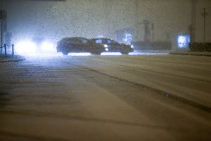 Zagreb: Gust snijeg prekrio gradske ulice