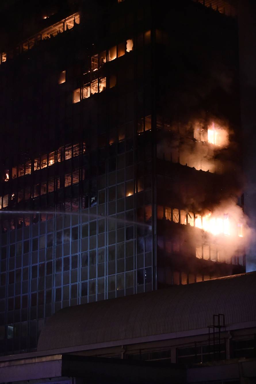 Zagreb: Pozar u Vjesnikovom neboderu