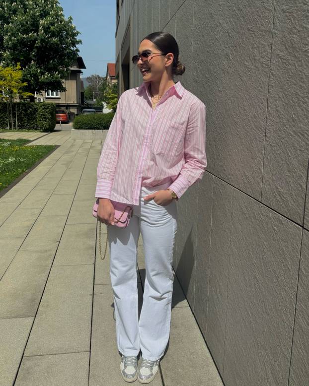 FOTO Francuska Hrvatica mami poglede svih navijača. Evo tko je mlada rukometašica Mia