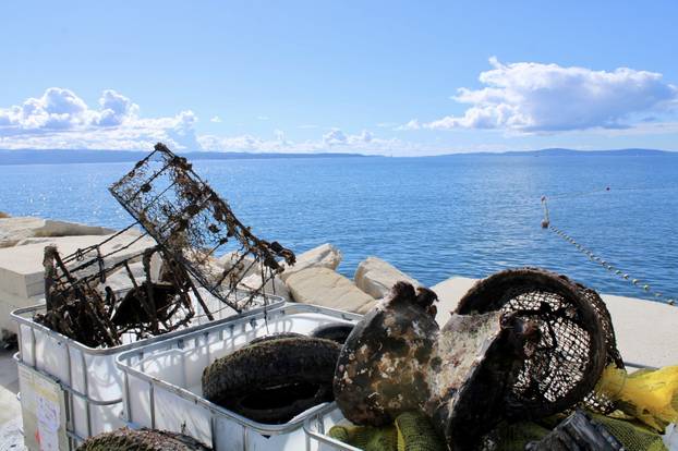 FOTO Pogledajte što su ronioci izvukli iz mora na eko akciji u Splitu: Sve je puno smeća...