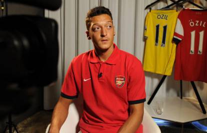 Mesut Özil: Arsenal će osvajati trofeje jer ima potencijala za to