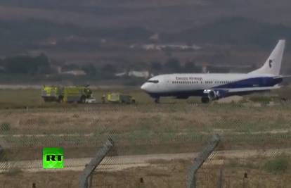 Panika zbog gume: Sletio je oštećeni Boeing sa 152 ljudi