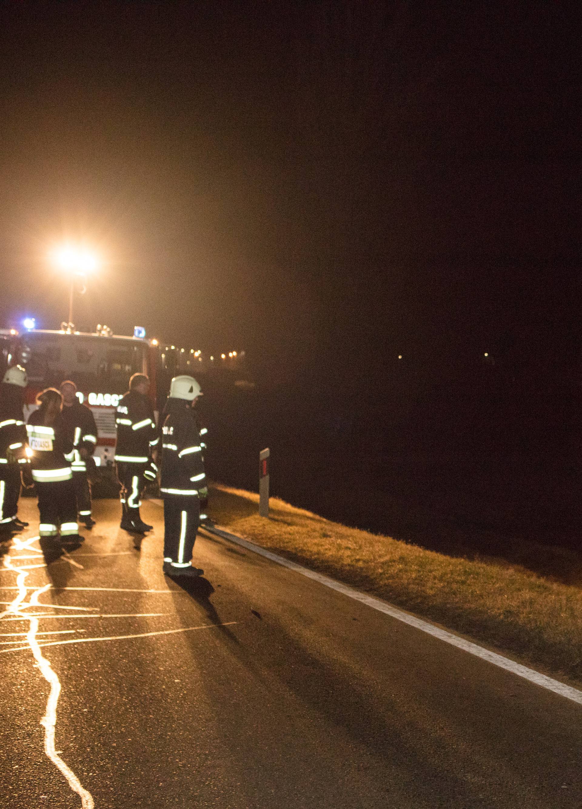 Auto sletio u kanal kod Belog Manastira, poginuo vozač (48)