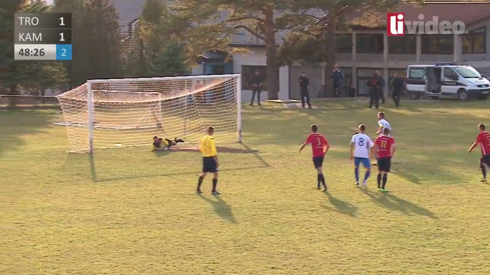 Trener im prvi put stao na gol pa obranio penal u nadoknadi...