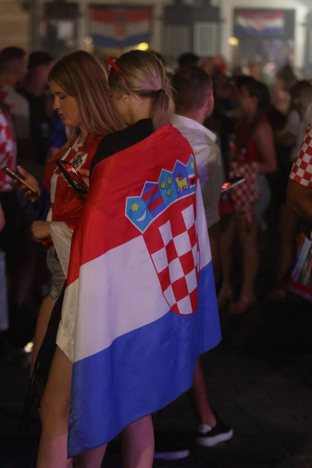 Osijek: Slavlje nakon utakmice Hrvatska -   Ghana