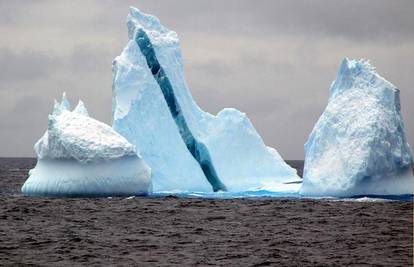 Led na Grenlandu i Antarktici nestaje i topi se sve brže i brže