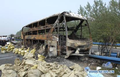 Kina: Zapalio se autobus na autocesti, 41 putnik izgorio