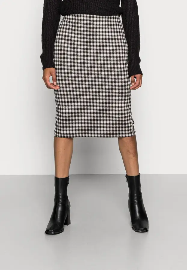 Pregledali smo ponudu za vas! Suknje za jesenske stilske igre