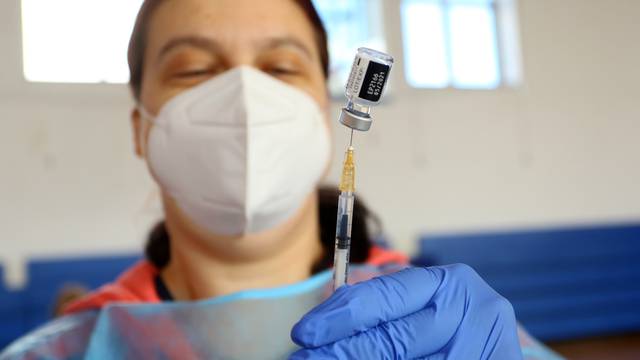U Hrvatskoj nema serije cjepiva koje je Austrija povukla zbog sumnjive smrti jedne žene