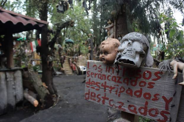 Mexico: The Terrifying Island of the Dolls