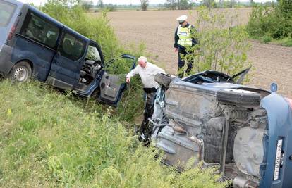 Županja: U sudaru dvaju auta poginulo troje putnika