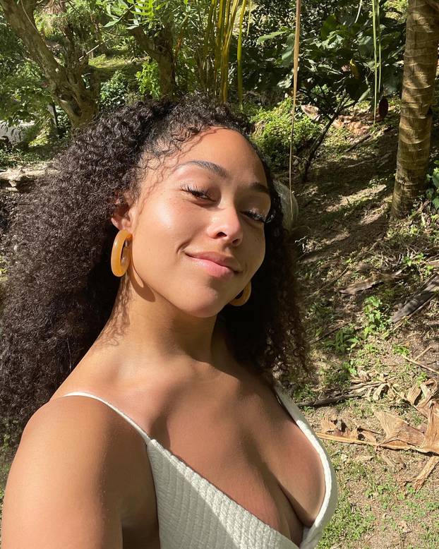 FOTO Djevojka NBA zvijezde na utakmici otkrila previše. Ili ne?