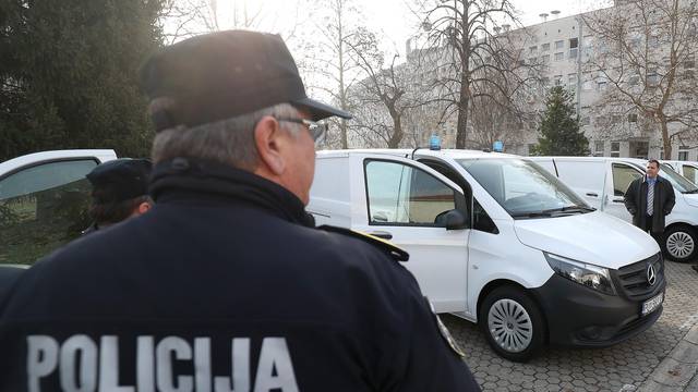 Zagreb: Policiji uruÄeno deset novih kombija s forenziÄkom opremom