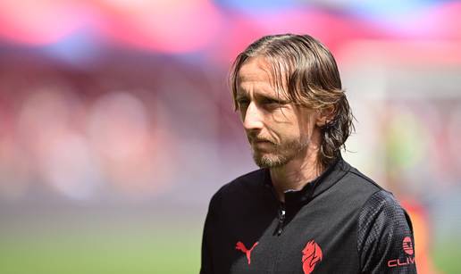 Diario As: Luka, u Real Madridu te &ccaron;ekaju ra&scaron;irenih ruku! I dalje te navija&ccaron;i 'kraljeva' obo&zcaron;avaju