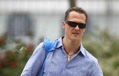 Michael Schumacher negira glasine da odlazi u mirovinu