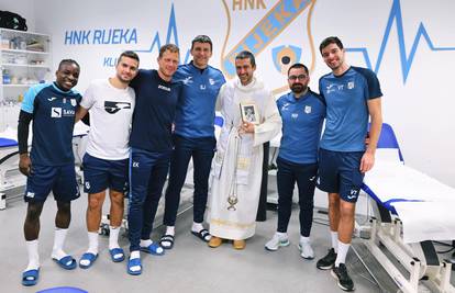 Molitva i blagoslov na Rujevici: Dominikanski svećenik poželio je sreću nogometašima Rijeke