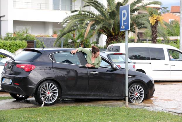 Potopljene ulice Medulina nakon jakog nevremena