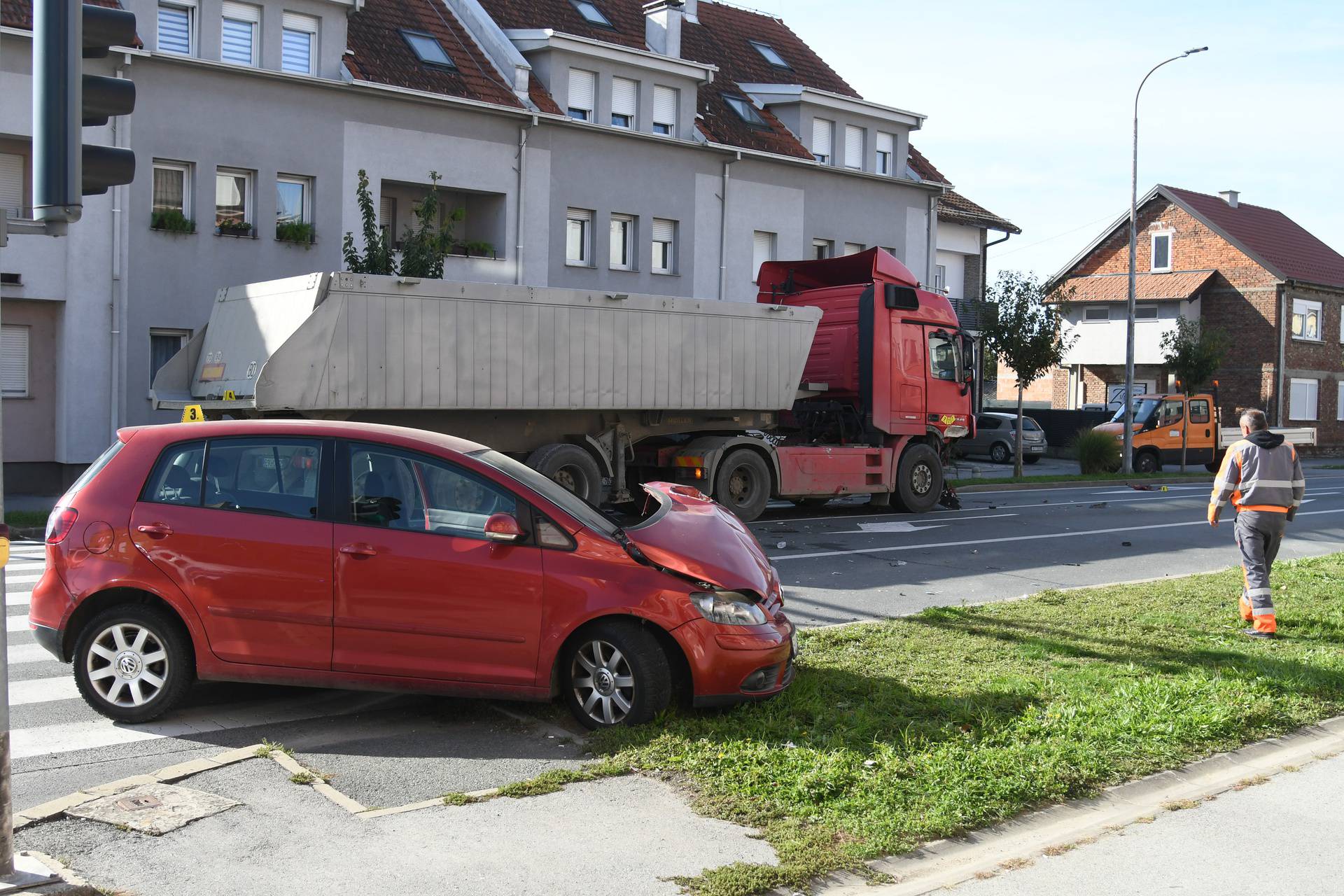 Bjelovar: Dvije osobe ozlijeđene u sudaru automobila i kamiona