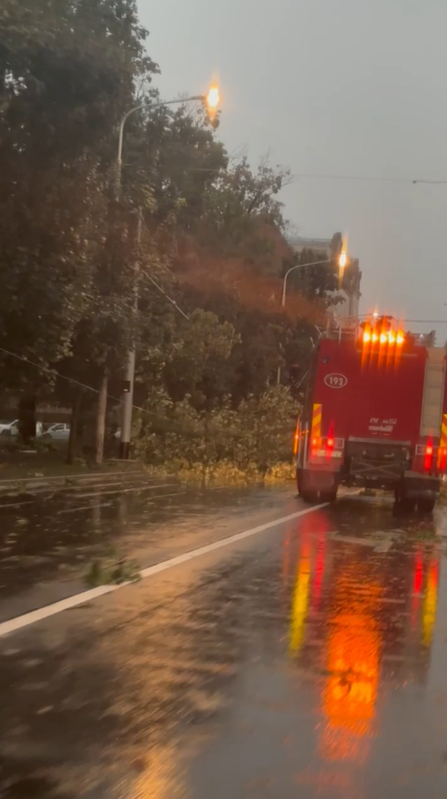 VIDEO Kaos diljem Hrvatske: Vjetar nosio krovove, tisuće bile bez struje, poplavljeni domovi