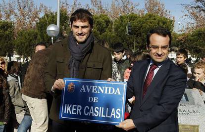 Iker otvorio ulicu u rodnom gradu koja nosi njegovo ime