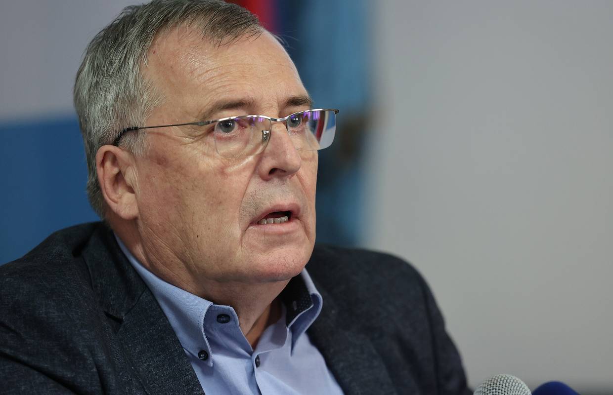 Capak: Na vrhuncu smo vala zaraze. Strogih epidemioloških mjera vjerojatno više neće biti