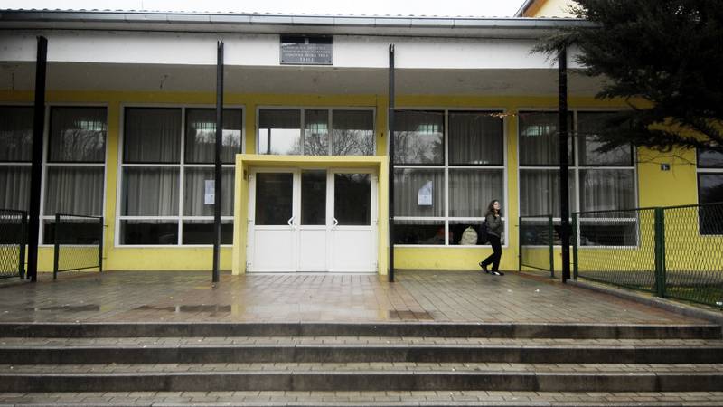 The student threw a tear gas at the school in Trilj, the principal revealed: ‘He is now on the police with his parents’