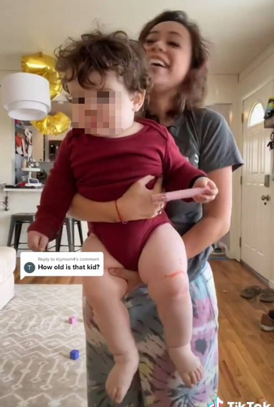 'Beba mi je toliko velika da ljudi misle da ga šopam hranom, a on nema još ni godinu i pol'