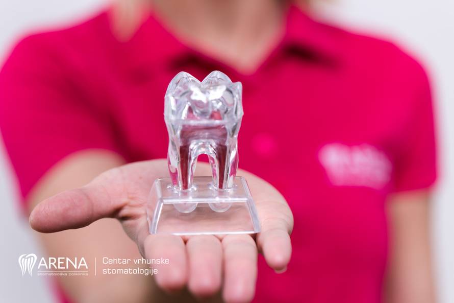 Prvi znakovi da su vaše desni u opasnosti!