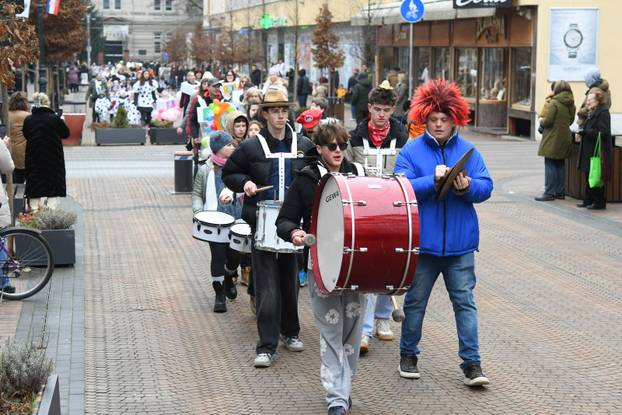 Bjelovar: Gradski Mali fašnik okupio oko tisuću maskiranih sudionika