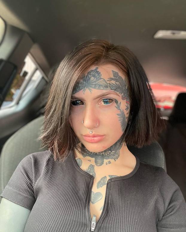 FOTO Cijela je tetovirana, ima i zmijski jezik: 'Vrijeđaju me da sam demon! Osjećam se lijepo'