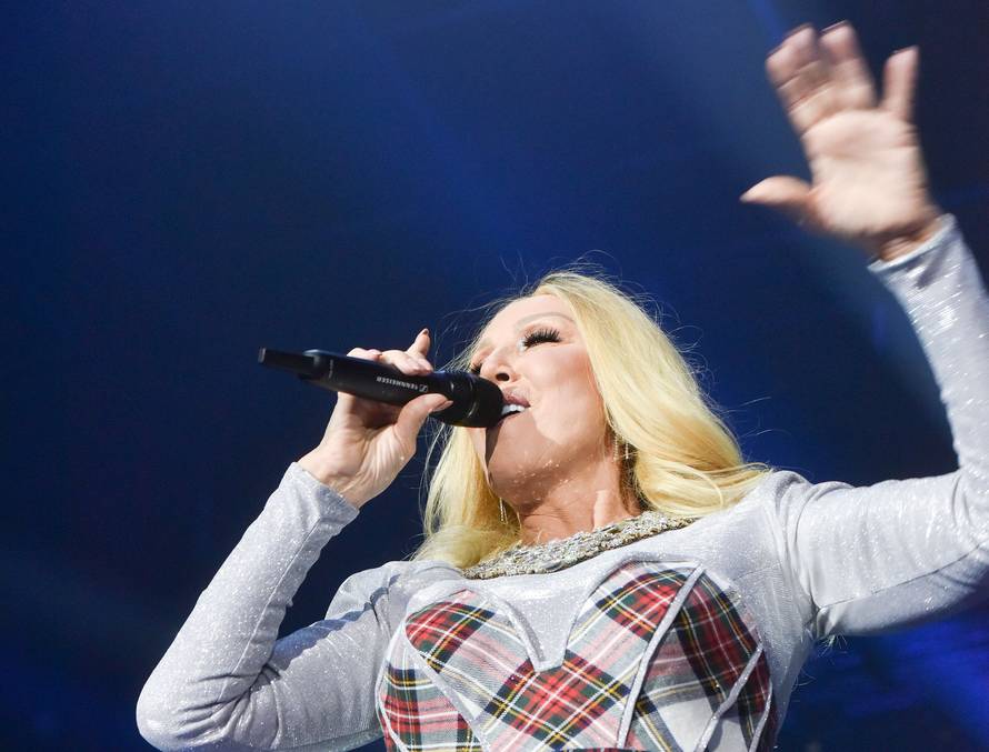 Brena napunila Arenu: Visjela  na zvijezdi, publika je vrištala