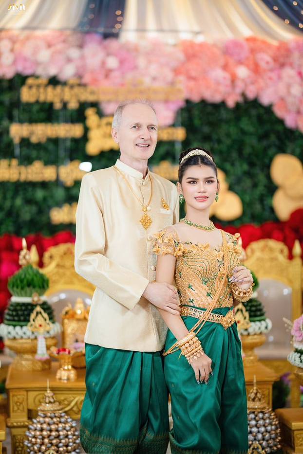 EKSKLUZIVNO Ovako je izgledala svadba Hrvata i 49 godina mlađe Kambodžanke