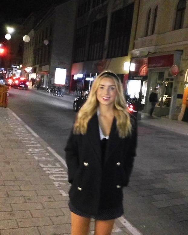 FOTO Hajdukovac kleknuo pred Amerikanku, sad napušta klub. 'Ti si odgovor na moje molitve'