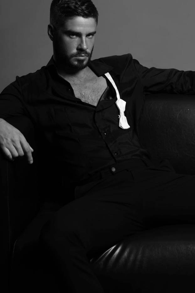 FOTO Hrvatice poludjele za ovim frajerom iz backstagea Lime Lena na Dori: Evo tko je on!