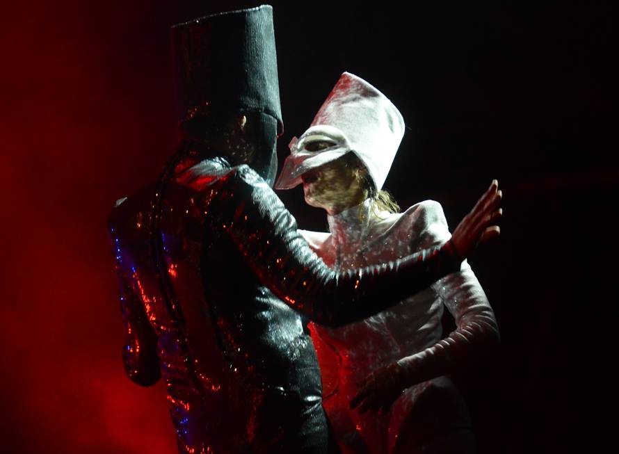 Nije Misha jedini: Ovi glazbenici skrivali su svoja lica! Devito od početka karijere ima fantomku