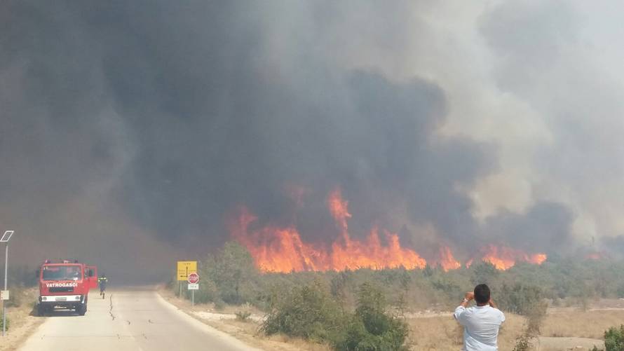 'Obranili smo kuće. Situacija je puno bolja, vjetar je oslabio...'