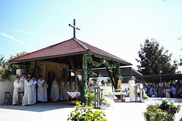 Središnje misno slavlje na blagdan Velike Gospe u Gospinom parku Župe Uznesenja Blažene Djevice Marije - Stenjevec