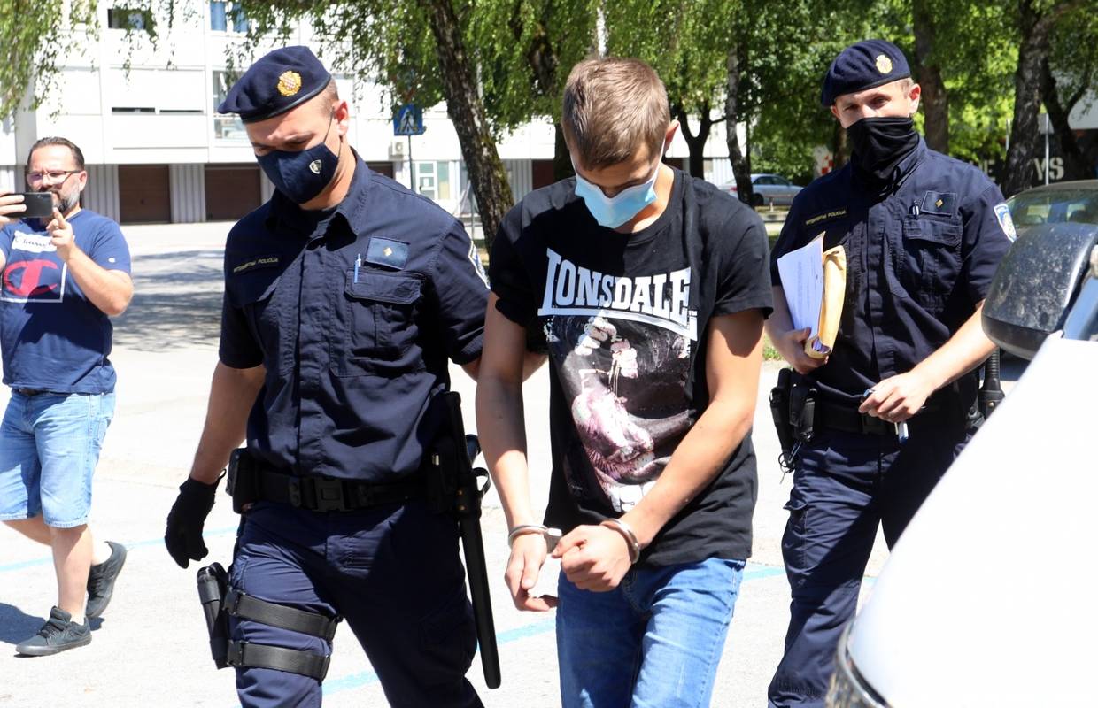 'Tata je bio manijak, ali nisam ni sanjala da će ga brat ubiti'
